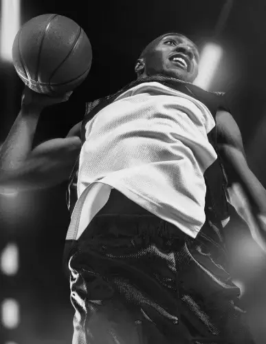 SQUADRA SPORT MANAGEMENT Agency > Our service for basketball players and trainer