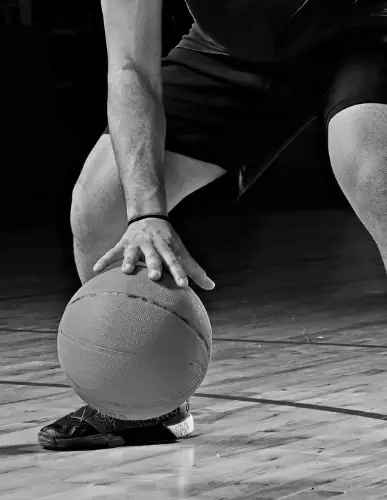 SQUADRA SPORT MANAGEMENT Agency > Our service for basketball players and trainer